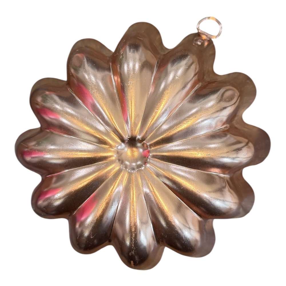 Vintage Copper Toned Aluminum MCM Metal Gelatin Cake Mold 3.5 Cup Wall Decor
